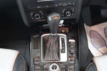 AUDI S4 AVANT 3.0 TFSI V6 Estate 5dr Petrol S Tronic quattro Euro 5 (333 ps)