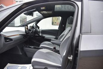 VOLKSWAGEN ID.3 Pro Performance 58kWh Family Hatchback 5dr Electric Auto (204 ps