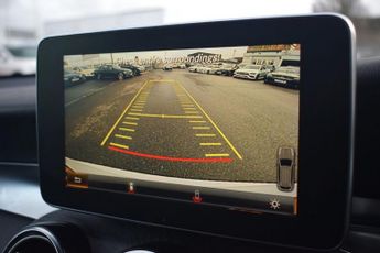 MERCEDES-BENZ GLC 2.1 GLC250d AMG Line (Premium Plus) SUV 5dr Diesel G-Tronic 4MAT