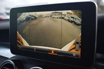 MERCEDES-BENZ GLC 2.1 GLC250d AMG Line (Premium Plus) SUV 5dr Diesel G-Tronic 4MAT