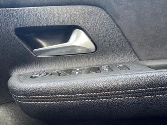 VAUXHALL MOKKA ELECTRIC 50kWh Ultimate SUV 5dr Electric Auto (136 ps)