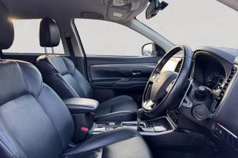 MITSUBISHI OUTLANDER 2.0 MIVEC Exceed SUV 5dr Petrol CVT 4WD Euro 6 (s/s) (150 ps)