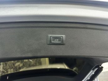 AUDI Q5 2.0 TDI 40 Sport SUV 5dr Diesel S Tronic quattro Euro 6 (s/s) (1