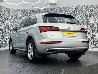 AUDI Q5 2.0 TDI 40 Sport SUV 5dr Diesel S Tronic quattro Euro 6 (s/s) (1
