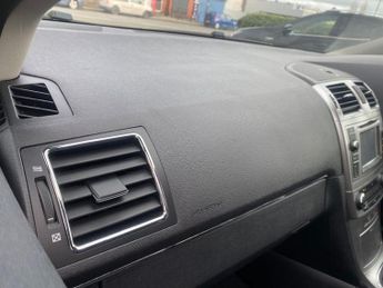 TOYOTA AVENSIS 2.0 D-4D Select Tourer 5dr Diesel Manual Euro 5 (126 ps)