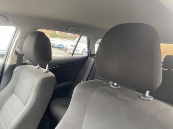 TOYOTA AVENSIS 2.0 D-4D Select Tourer 5dr Diesel Manual Euro 5 (126 ps)