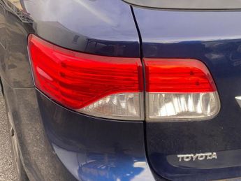 TOYOTA AVENSIS 2.0 D-4D Select Tourer 5dr Diesel Manual Euro 5 (126 ps)