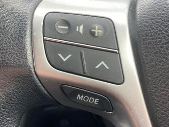 TOYOTA AVENSIS 2.0 D-4D Select Tourer 5dr Diesel Manual Euro 5 (126 ps)