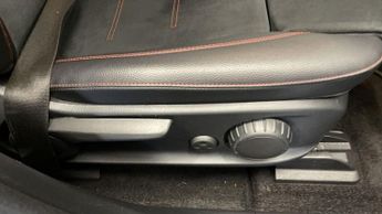 MERCEDES-BENZ EQB EQB 300 66.5kWh AMG Line SUV 5dr Electric Auto 4MATIC (228 ps)