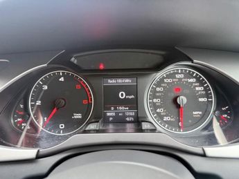 AUDI A4 2.0 TDI Executive SE Saloon 4dr Diesel Multitronic Euro 4 (143 p