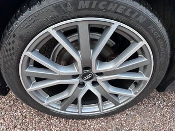 AUDI A6 AVANT 2.0 TDI 40 Black Edition Estate 5dr Diesel S Tronic Euro 6 (s/s)