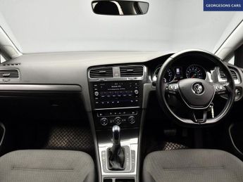 VOLKSWAGEN E-GOLF 35.8kWh e-Golf Hatchback 5dr Electric Auto (136 ps)