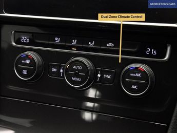 VOLKSWAGEN E-GOLF 35.8kWh e-Golf Hatchback 5dr Electric Auto (136 ps)