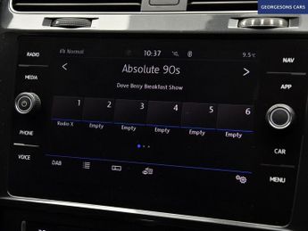 VOLKSWAGEN E-GOLF 35.8kWh e-Golf Hatchback 5dr Electric Auto (136 ps)