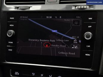 VOLKSWAGEN E-GOLF 35.8kWh e-Golf Hatchback 5dr Electric Auto (136 ps)