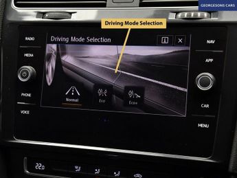 VOLKSWAGEN E-GOLF 35.8kWh e-Golf Hatchback 5dr Electric Auto (136 ps)