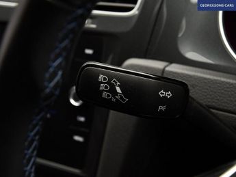 VOLKSWAGEN E-GOLF 35.8kWh e-Golf Hatchback 5dr Electric Auto (136 ps)