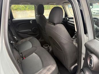 MINI HATCH 1.5 Cooper Hatchback 5dr Petrol Auto Euro 6-Factory Extras Worth