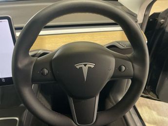 TESLA MODEL Y (Dual Motor) Long Range SUV 5dr Electric Auto 4WDE (384 bhp)