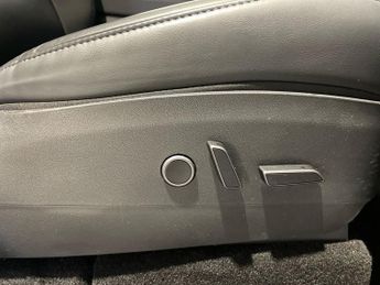 TESLA MODEL Y (Dual Motor) Long Range SUV 5dr Electric Auto 4WDE (384 bhp)