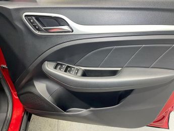 MG MG ZS 1.0 T-GDI Exclusive SUV 5dr Petrol Auto Euro 6 (111 ps)