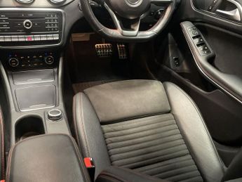 MERCEDES-BENZ GLA 2.1 GLA200d AMG Line (Executive) SUV 5dr Diesel 7G-DCT 4MATIC Eu