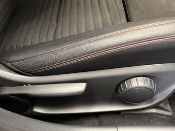 MERCEDES-BENZ GLA 2.1 GLA200d AMG Line (Executive) SUV 5dr Diesel 7G-DCT 4MATIC Eu