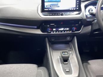 NISSAN QASHQAI 1.3 DIG-T MHEV N-Connecta SUV 5dr Petrol Hybrid XTRON Euro 6 (s/