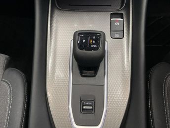 NISSAN QASHQAI 1.3 DIG-T MHEV N-Connecta SUV 5dr Petrol Hybrid XTRON Euro 6 (s/