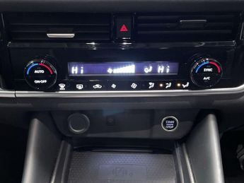 NISSAN QASHQAI 1.3 DIG-T MHEV N-Connecta SUV 5dr Petrol Hybrid XTRON Euro 6 (s/