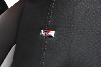 TOYOTA YARIS 1.5 VVT-h GR SPORT Hatchback 5dr Petrol Hybrid E-CVT Euro 6 (s/s