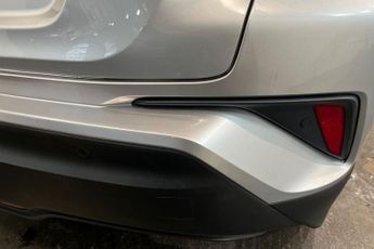 TOYOTA C-HR 1.8 VVT-h GPF Design SUV 5dr Petrol Hybrid CVT Euro 6 (s/s) (122