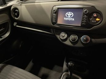 TOYOTA YARIS 1.5 VVT-i Icon Tech Hatchback 5dr Petrol CVT Euro 6 (111 ps)