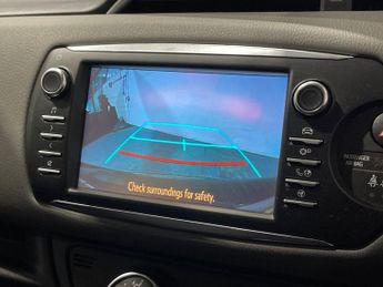 TOYOTA YARIS 1.5 VVT-i Icon Tech Hatchback 5dr Petrol CVT Euro 6 (111 ps)