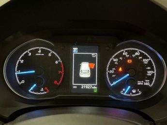 TOYOTA YARIS 1.5 VVT-i Icon Tech Hatchback 5dr Petrol CVT Euro 6 (111 ps)