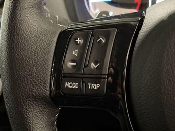 TOYOTA YARIS 1.5 VVT-i Icon Tech Hatchback 5dr Petrol CVT Euro 6 (111 ps)