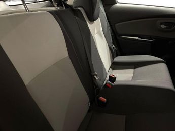 TOYOTA YARIS 1.5 VVT-i Icon Tech Hatchback 5dr Petrol CVT Euro 6 (111 ps)