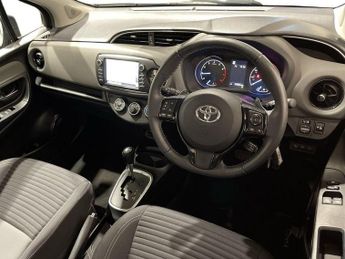 TOYOTA YARIS 1.5 VVT-i Icon Tech Hatchback 5dr Petrol CVT Euro 6 (111 ps)
