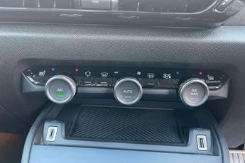 CITROEN C4 1.2 PureTech MAX Hatchback 5dr Petrol EAT8 Euro 6 (s/s) (130 ps)