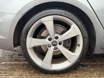 AUDI A4 AVANT 2.0 TFSI 40 Black Edition Estate 5dr Petrol S Tronic Euro 6 (s/s