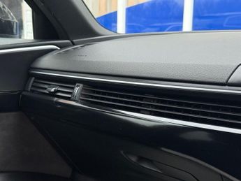 AUDI A4 AVANT 2.0 TFSI 40 Black Edition Estate 5dr Petrol S Tronic Euro 6 (s/s
