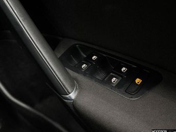 VOLKSWAGEN E-GOLF 35.8kWh e-Golf Hatchback 5dr Electric Auto (136 ps)