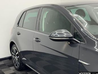 VOLKSWAGEN E-GOLF 35.8kWh e-Golf Hatchback 5dr Electric Auto (136 ps)