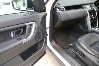 LAND ROVER DISCOVERY SPORT 2.0 TD4 HSE Black SUV 5dr Diesel Auto 4WD Euro 6 (s/s) (180 ps)