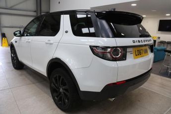 LAND ROVER DISCOVERY SPORT 2.0 TD4 HSE Black SUV 5dr Diesel Auto 4WD Euro 6 (s/s) (180 ps)