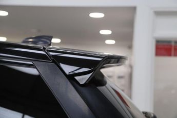 LAND ROVER DISCOVERY SPORT 2.0 TD4 HSE Black SUV 5dr Diesel Auto 4WD Euro 6 (s/s) (180 ps)