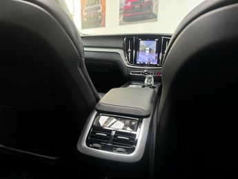 VOLVO S60 2.0 B5 MHEV Inscription Saloon 4dr Petrol Hybrid Auto Euro 6 (s/