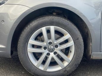 VOLKSWAGEN TOURAN 1.6 TDI BlueMotion Tech SE MPV 5dr Diesel DSG Euro 5 (s/s) (105 