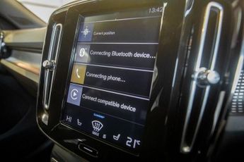 VOLVO XC40 2.0 D3 R-Design SUV 5dr Diesel Auto AWD Euro 6 (s/s) (150 ps)