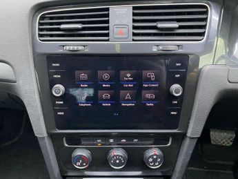 VOLKSWAGEN GOLF 1.6 TDI SE Nav Hatchback 5dr Diesel DSG Euro 6 (s/s) (115 ps)